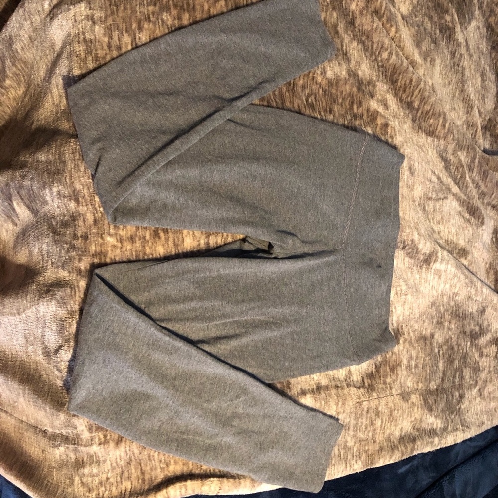 2 pairs of aerie leggings